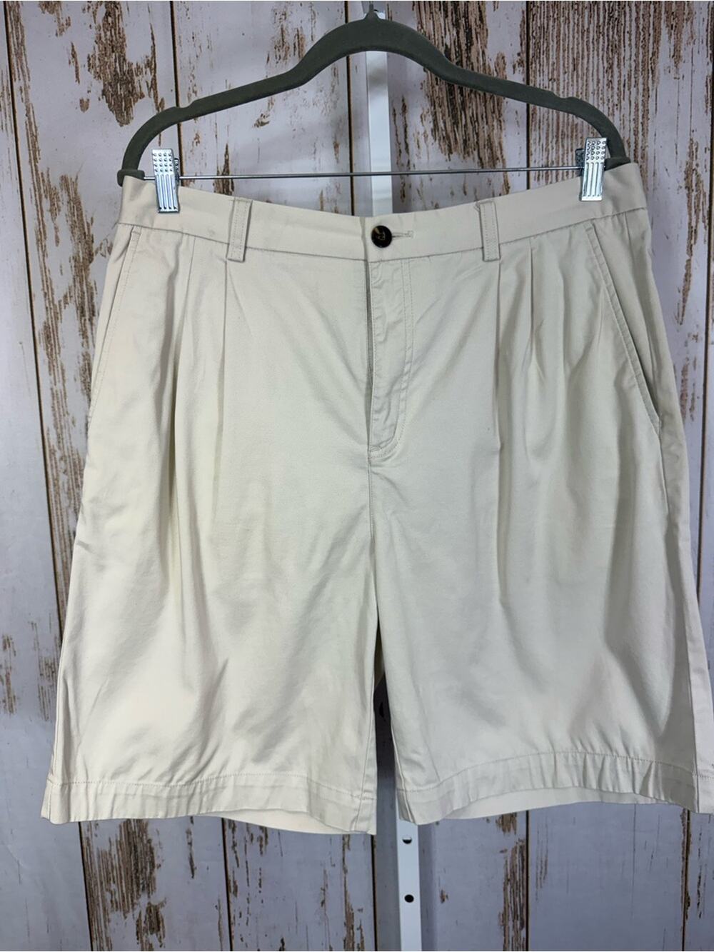 Adidas, Pleated Front Stretch Golf Shorts. Size 34.